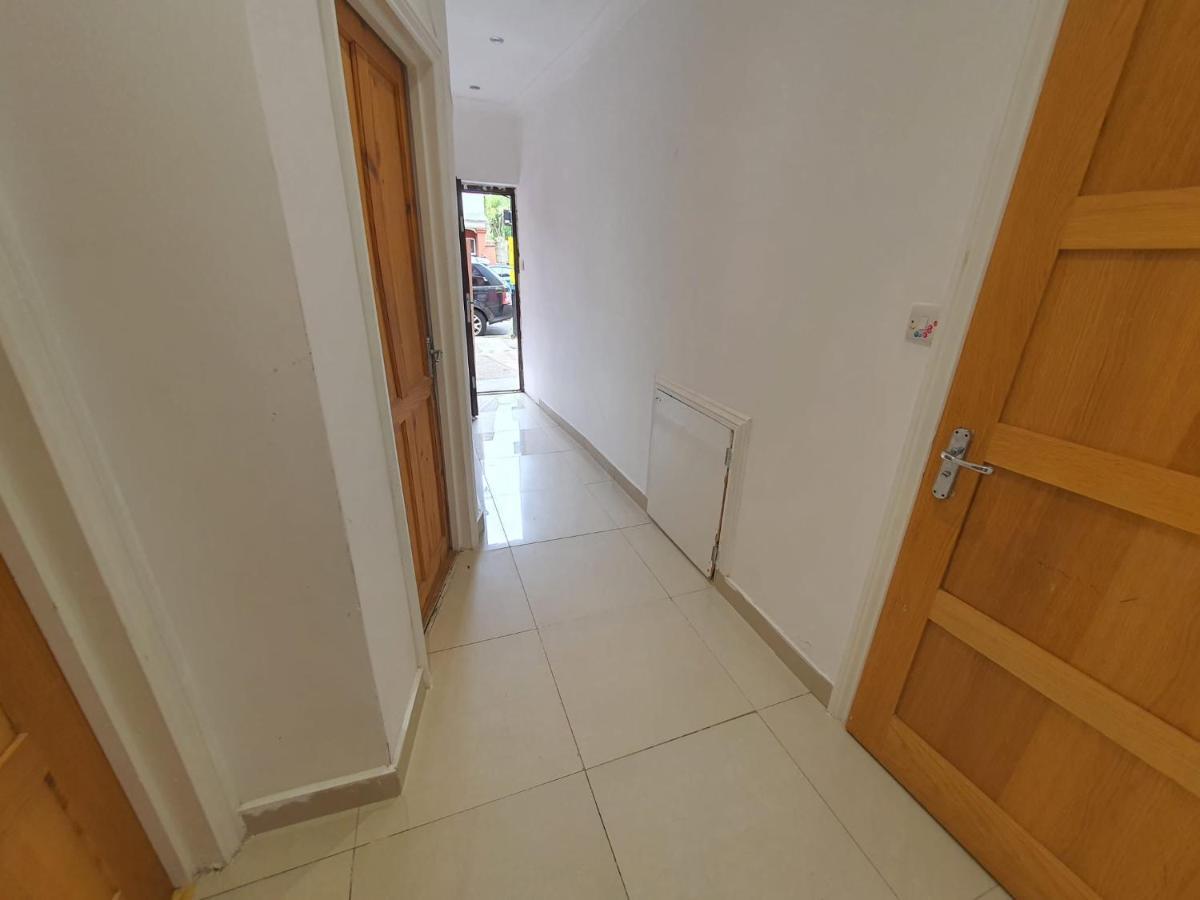 Private Room- Direct Travel Central/ Heathrow Лондон Екстериор снимка