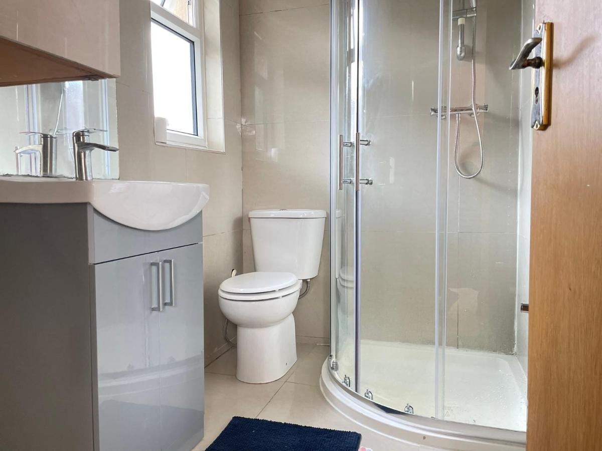 Private Room- Direct Travel Central/ Heathrow Лондон Екстериор снимка
