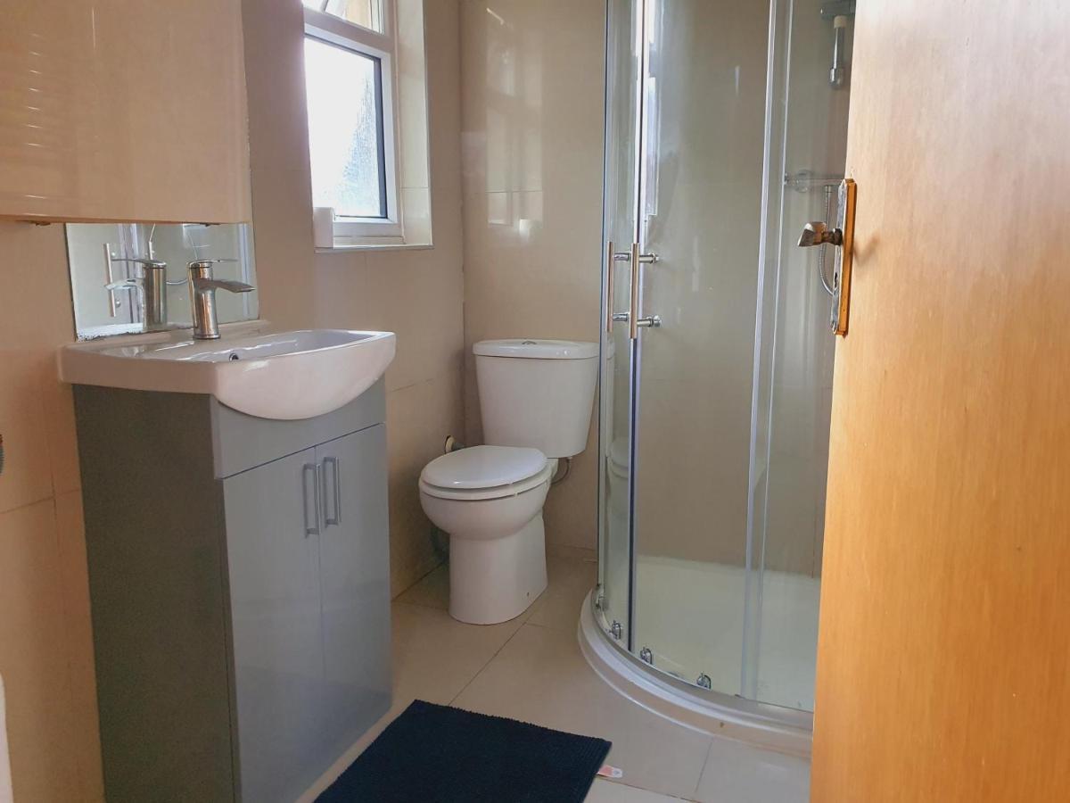 Private Room- Direct Travel Central/ Heathrow Лондон Екстериор снимка