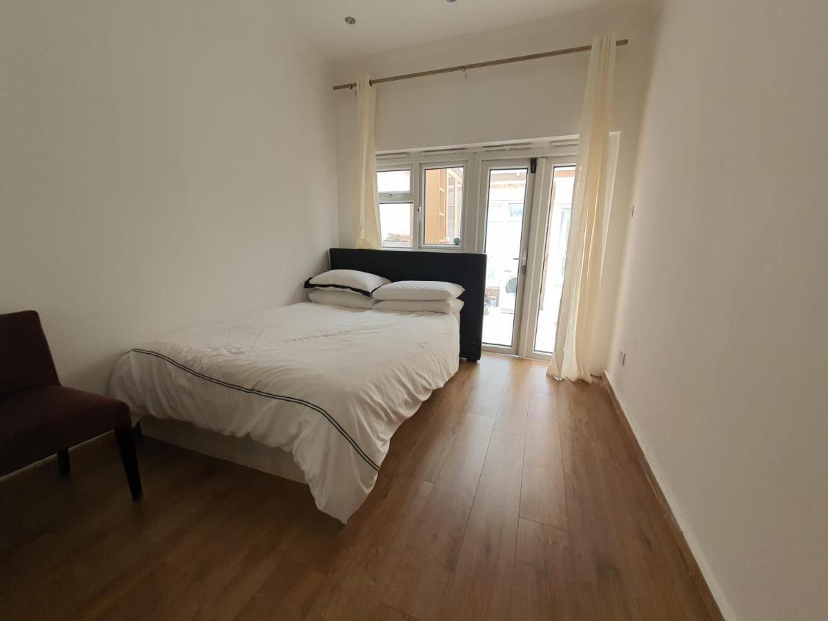 Private Room- Direct Travel Central/ Heathrow Лондон Екстериор снимка