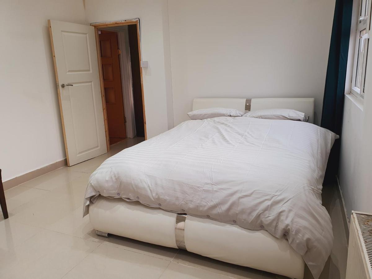 Private Room- Direct Travel Central/ Heathrow Лондон Екстериор снимка
