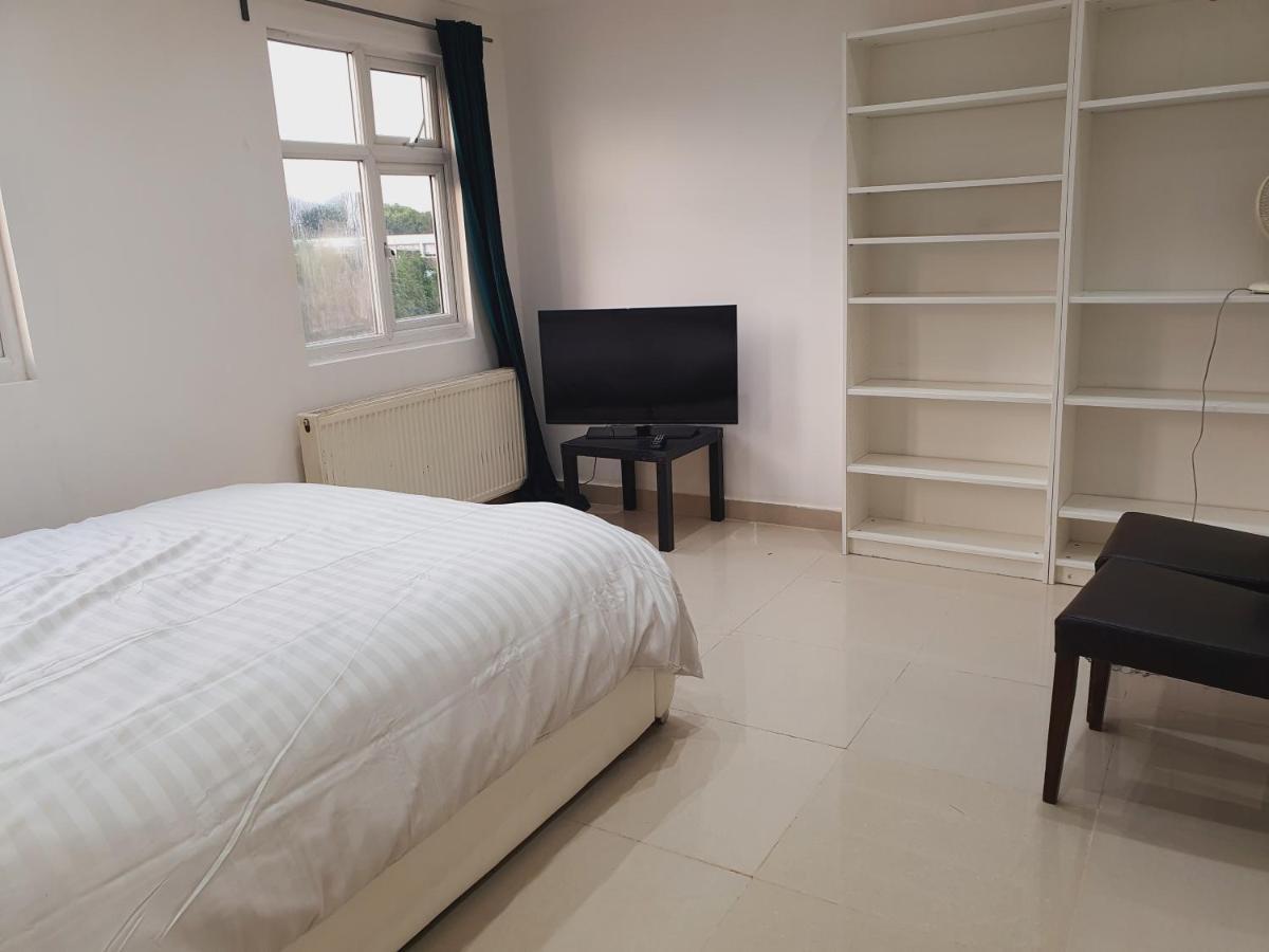 Private Room- Direct Travel Central/ Heathrow Лондон Екстериор снимка